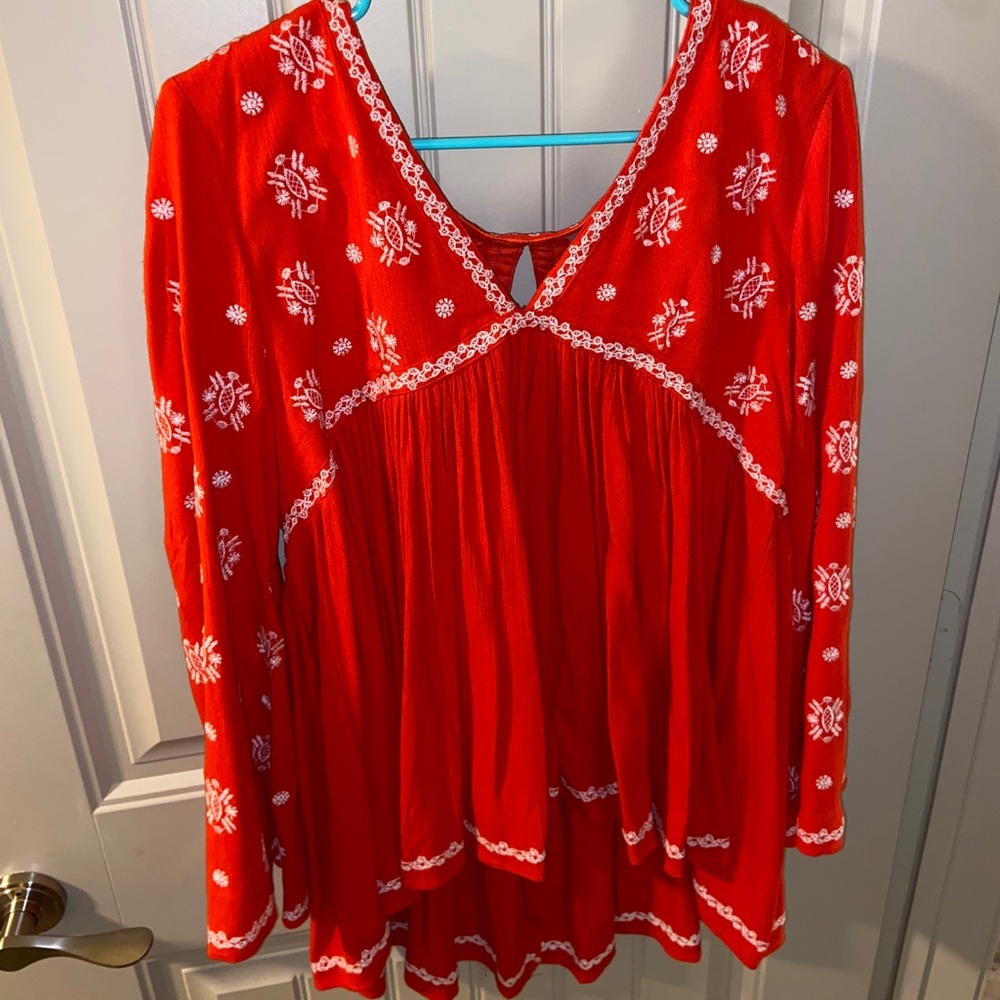V-neck flow shirt